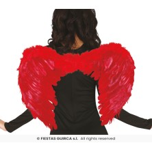 Alas de plumas rojas